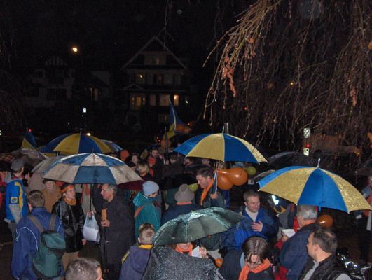 ikea umbrellas make good ukrainian flags
