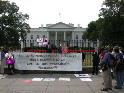 Somebody, please give him a bj!
Taken from [url=bezdec.livejournal.com/535190.html] HERE[/url]
Keywords: Bush, president, US, war, impeachment